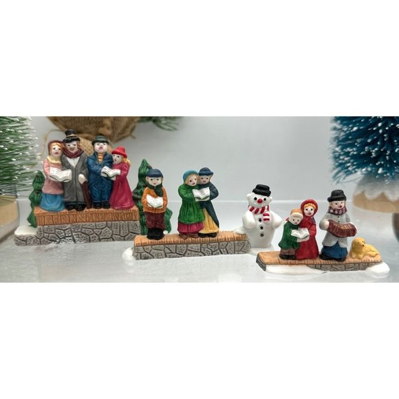 Dickens Collectibles Christmas Carolers Holiday Figurine Village People Decor - Picture 2 of 16
